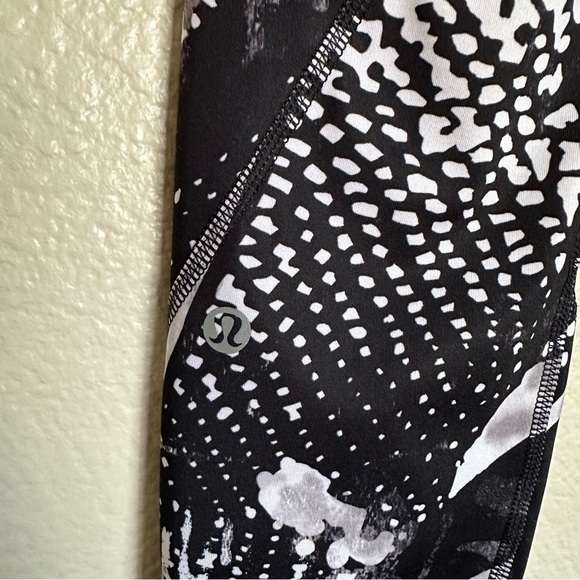 Lululemon Wunder Under Pant I|| *Full-On Luon Static Mist White Black Size 4 - Picture 7 of 16